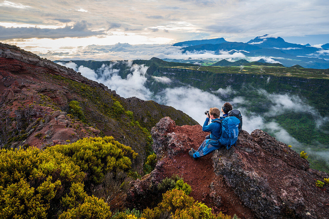 Trekking auf der zu Frankreich gehörenden Tropeninsel La Réunion im Indischen Ozean