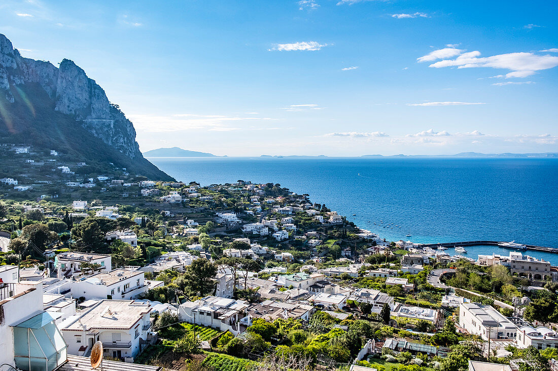 Blick auf Marina Grande und das Meer von Capri, Insel Capri, Golf von Neapel, Italien