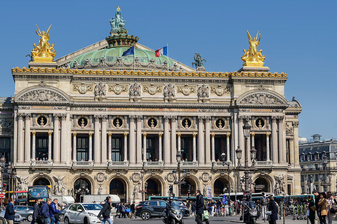 Fassade der Oper, Opera Garnier, Erbauer Charles Garnier, Paris, Frankreich