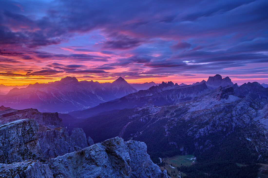 Cloud mood over Sorapis, Antelao and Monte Pelmo, Dolomites, UNESCO World Heritage Dolomites, Veneto, Italy