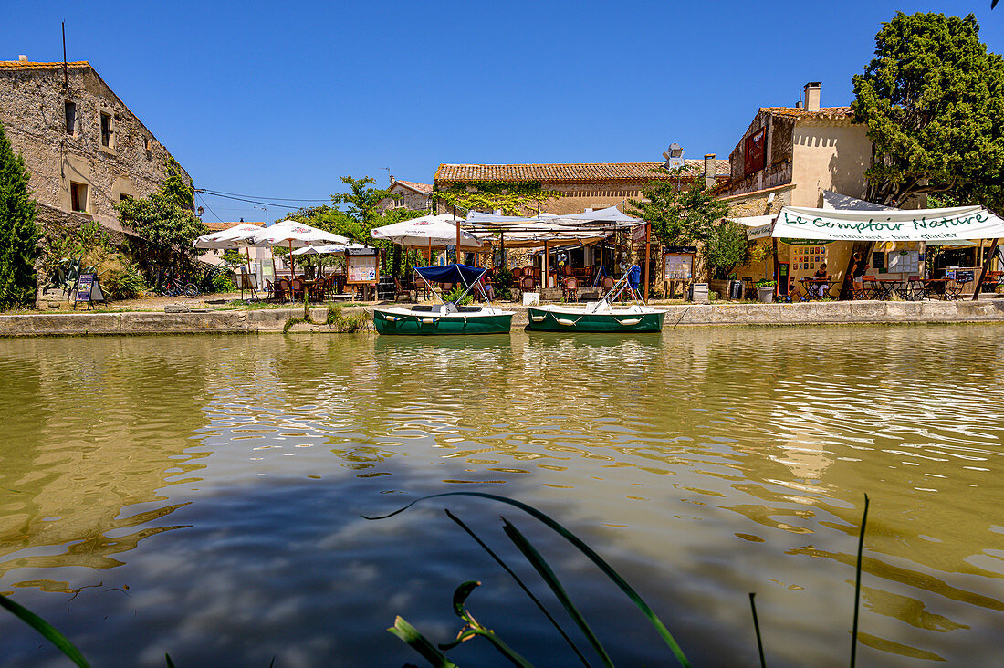 Restaurant in Le Somail am Canal du Midi, Okzitanien, Frankreich