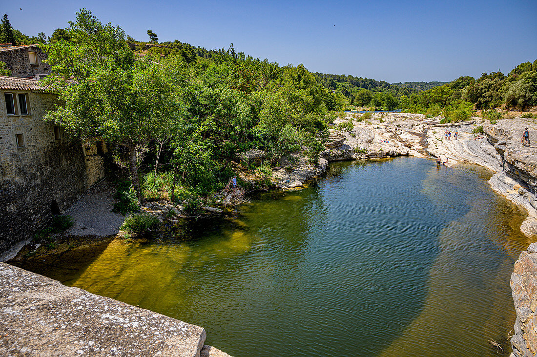 Flussbad, Ribaute, Okzitanien, Frankreich