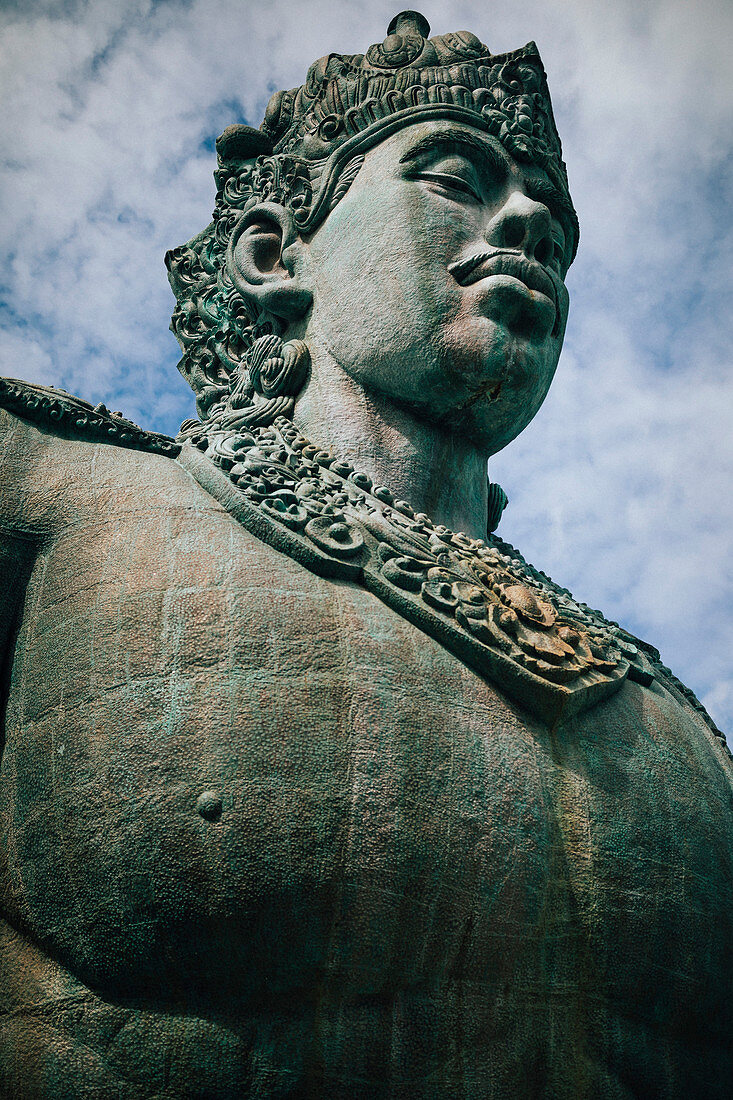 Große Steinstatue der hinduistischen Gottheit Vishnu