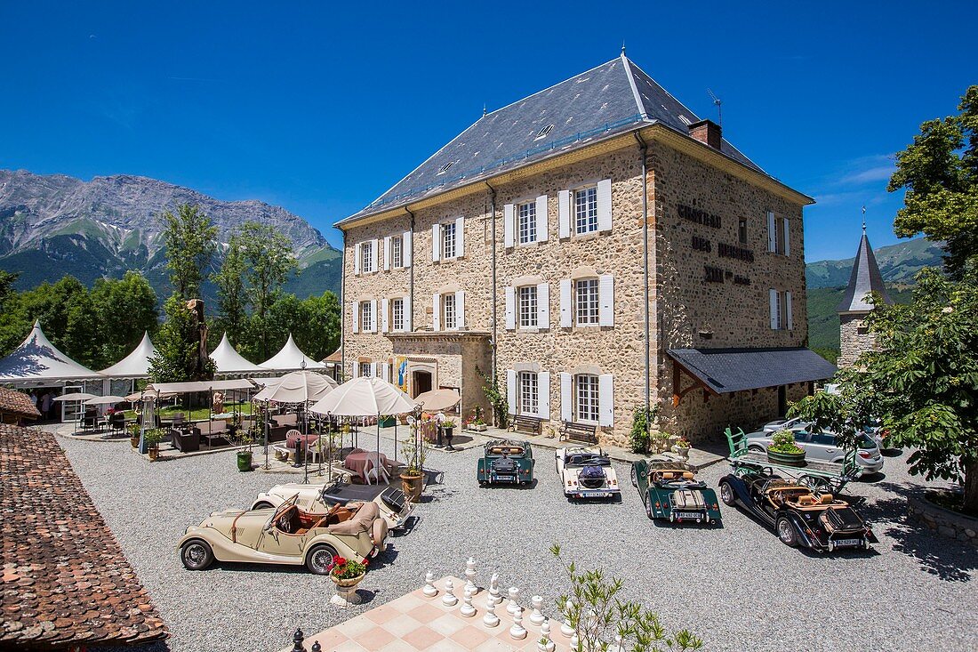 Frankreich, Hautes Alpes, Saint Firmin en Champsaur, 3-Sterne-Hotel, Restaurant Château des Herbeys von Christiane et Gilbert Delas an der Hauptstraße 85 oder Route Napoleon