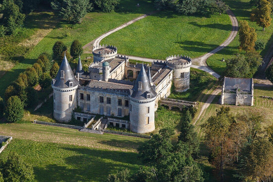 France, Gironde, Montagne, Chateau des Tours (aerial view)