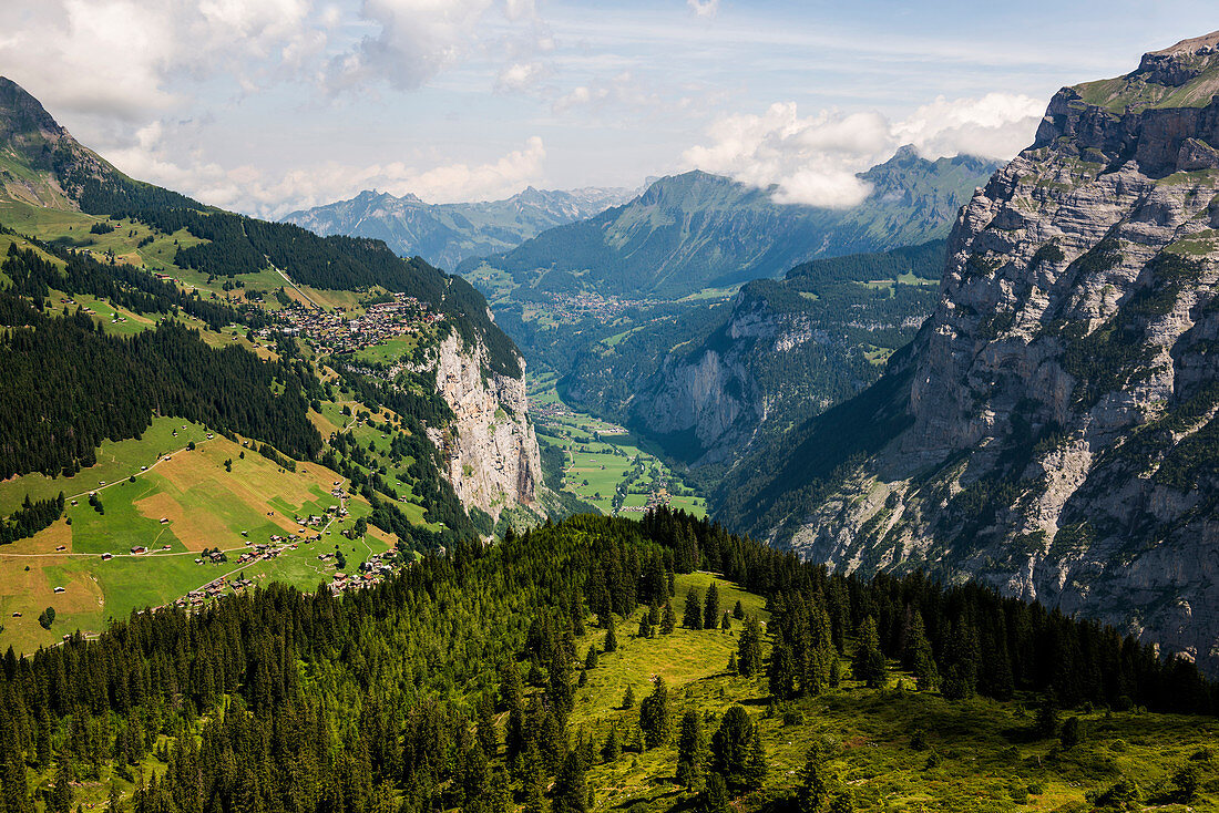 Blick auf Mürren und das Lauterbrunnental, Mürren, Lauterbrunnen, Berner Oberland, Kanton Bern, Schweiz