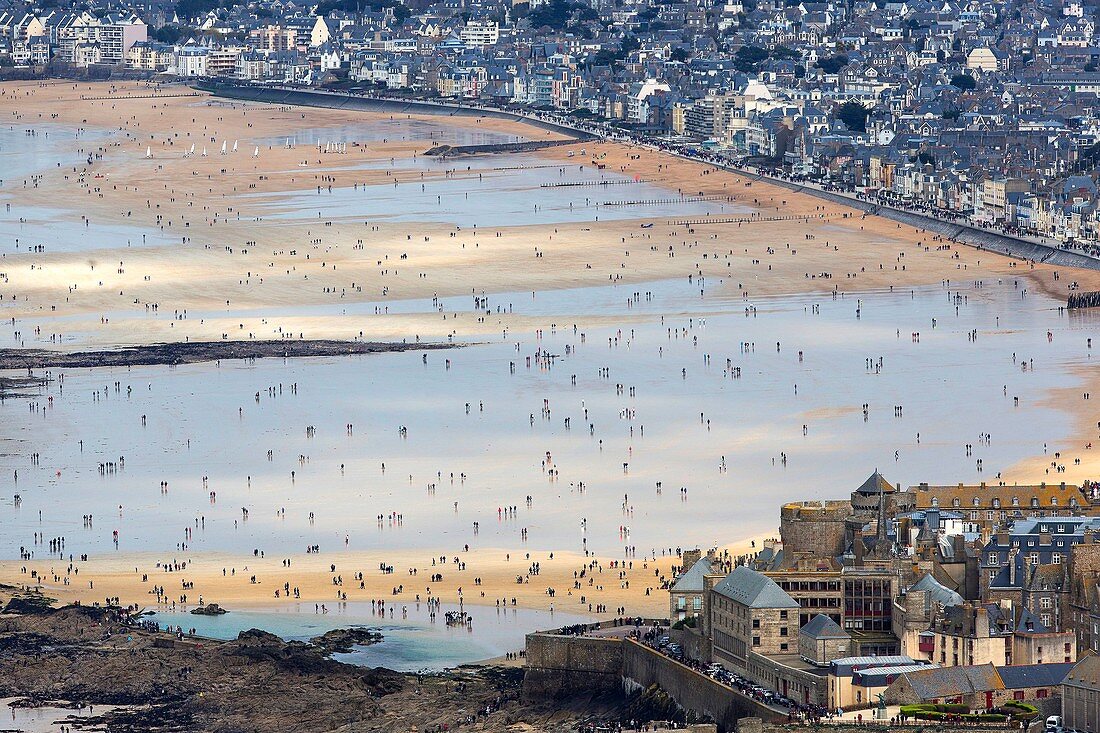 Frankreich, Ille et Vilaine, Smaragdküste, Saint Malo, die Flut vom 21. März 2015 (Luftaufnahme)