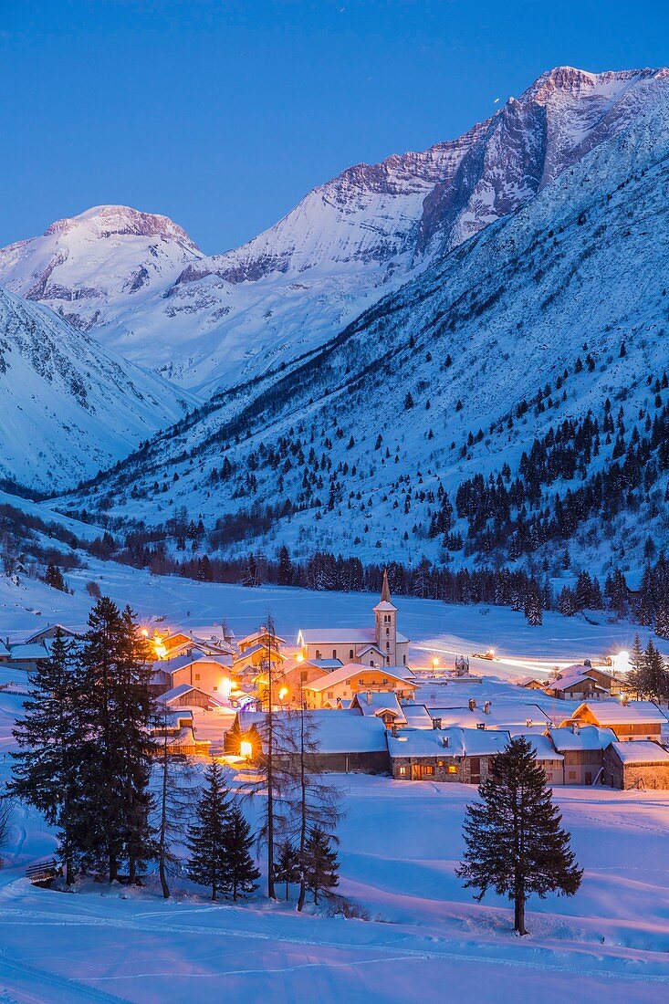 France, Savoie, Champagny en Vanoise, Champagny le Haut, massif of La Vanoise, the hamlet of Bois Dessous with views of the Grande Casse (3855m) and the Grande Motte (3653m)