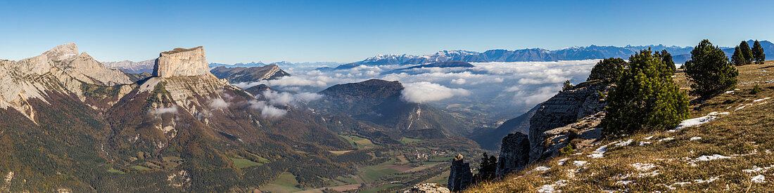 Frankreich, Isere, Parc Naturel Regional du Vercors, Trieves, Naturschutzgebiet der Hochebenen des Vercors, Mont Aiguille (2086 m), gesehen von Tete Chevaliere