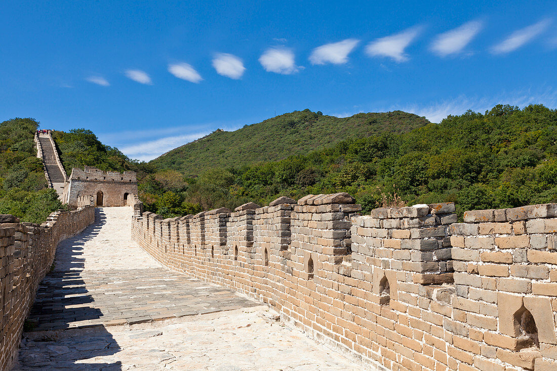 Neu restaurierter Abschnitt der Chinesischen Mauer, UNESCO-Weltkulturerbe, Mutianyu, Bezirk Peking, China, Asien