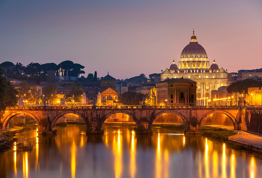 Pont Sant'Angelo und St. Peters Basilika, UNESCO-Weltkulturerbe, Vatikanstadt, Rom, Latium, Italien, Europa