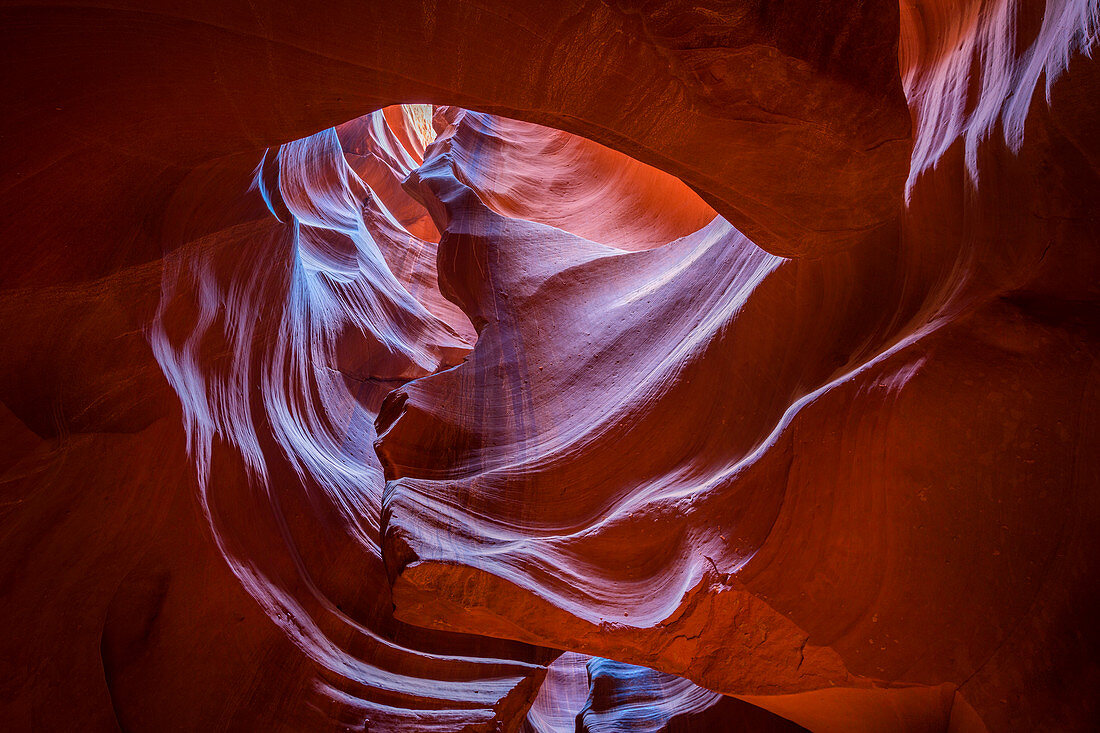 Rote Felsformationen im Slot Canyon des Upper Antelope Canyon bei Page, Arizona, USA