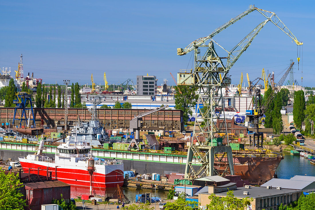 Blick vom Dach des Europäischen Solidaritätszentrums auf die Werft Gdanska, Danzig, Polen