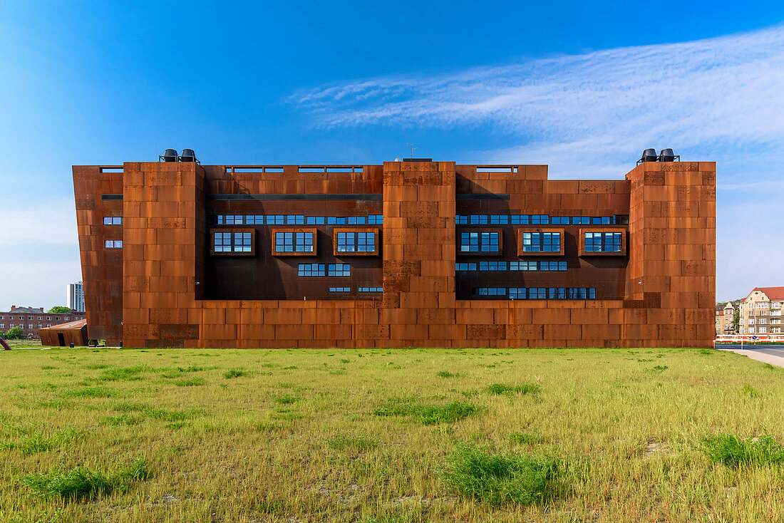 The European Solidarity Centre, museum and library in Gdansk, Poland, devoted to the history of Solidarity, the Polish trade union and civil resistance movement, and other opposition movements of Communist Eastern Europe. www.ecs.gda.pl Architecture by FORT Architects. Gdansk, Pomorze region, Pomorskie voivodeship, Poland, Europe