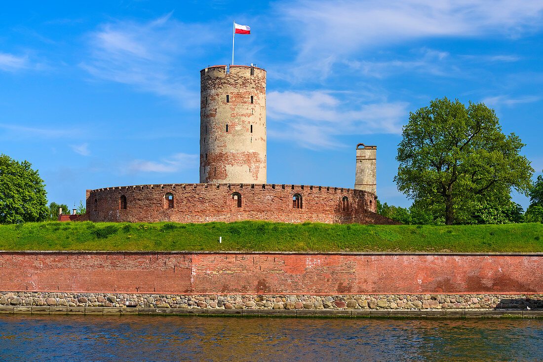 Die historische Festung Wisloujscie wurde 1433 als Holzkonstruktion erbaut und 1482 im gotischen Backsteinstil neu errichtet, Weichsel, Danzig, Polen, Europa