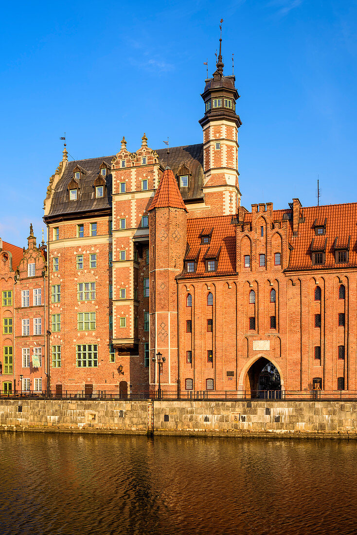 Gdansk, Main City, old town, old motlawa canal. From the left: Archeological museum and Mariacka gate. Gdansk, Main City, Pomorze region, Pomorskie voivodeship, Poland, Europe