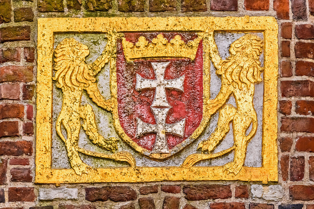 Crest of Gdansk city, at St. Mary’s Gate, Mariacka street. Gdansk, Main City, Pomorze region, Pomorskie voivodeship, Poland, Europe