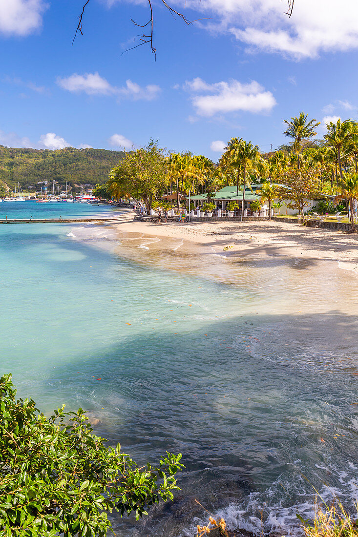 Der Strand von Port Elizabeth, Admiralty Bay, Bequia, The Grenadines, St. Vincent und The Grenadines, Windward Islands, Westindische Inseln, Karibik, Mittelamerika