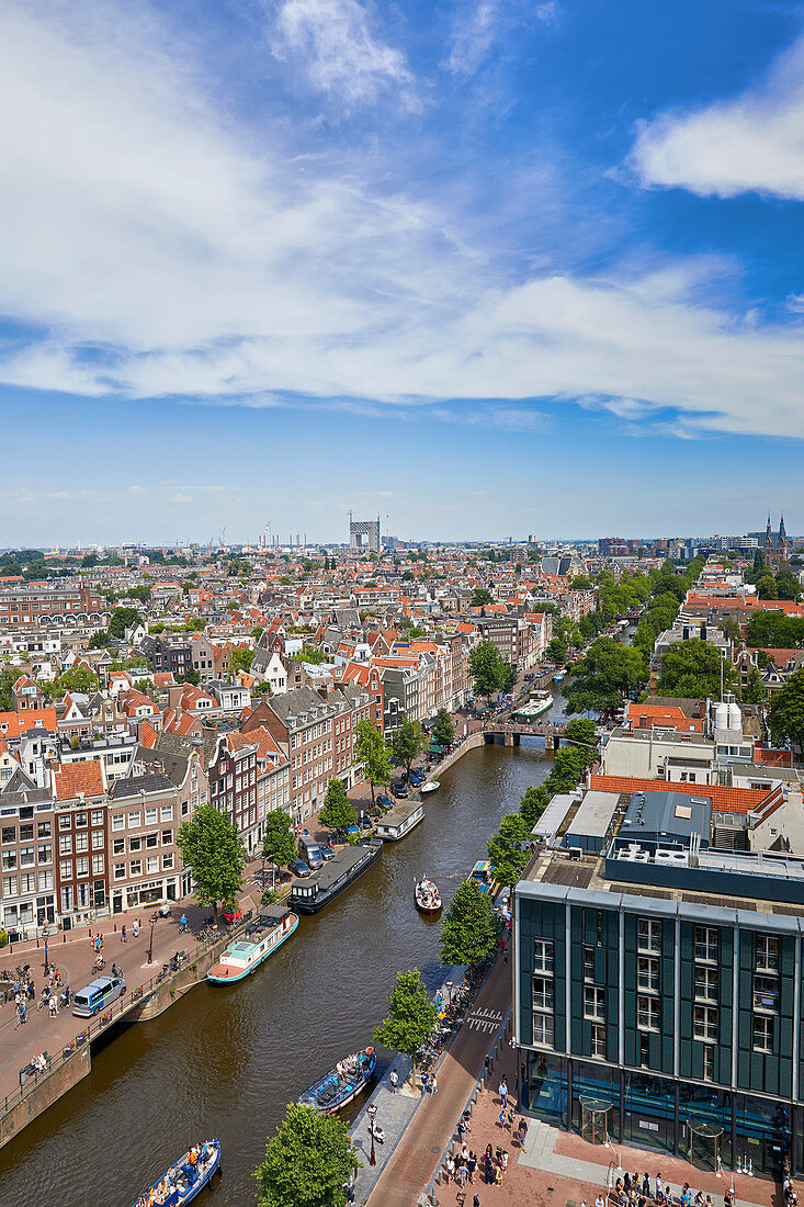 Blick auf das Jordaan-Viertel und Prinsengracht von der Spitze der Westerkerk-Kirche, Amsterdam, Nordholland, Niederlande, Europa