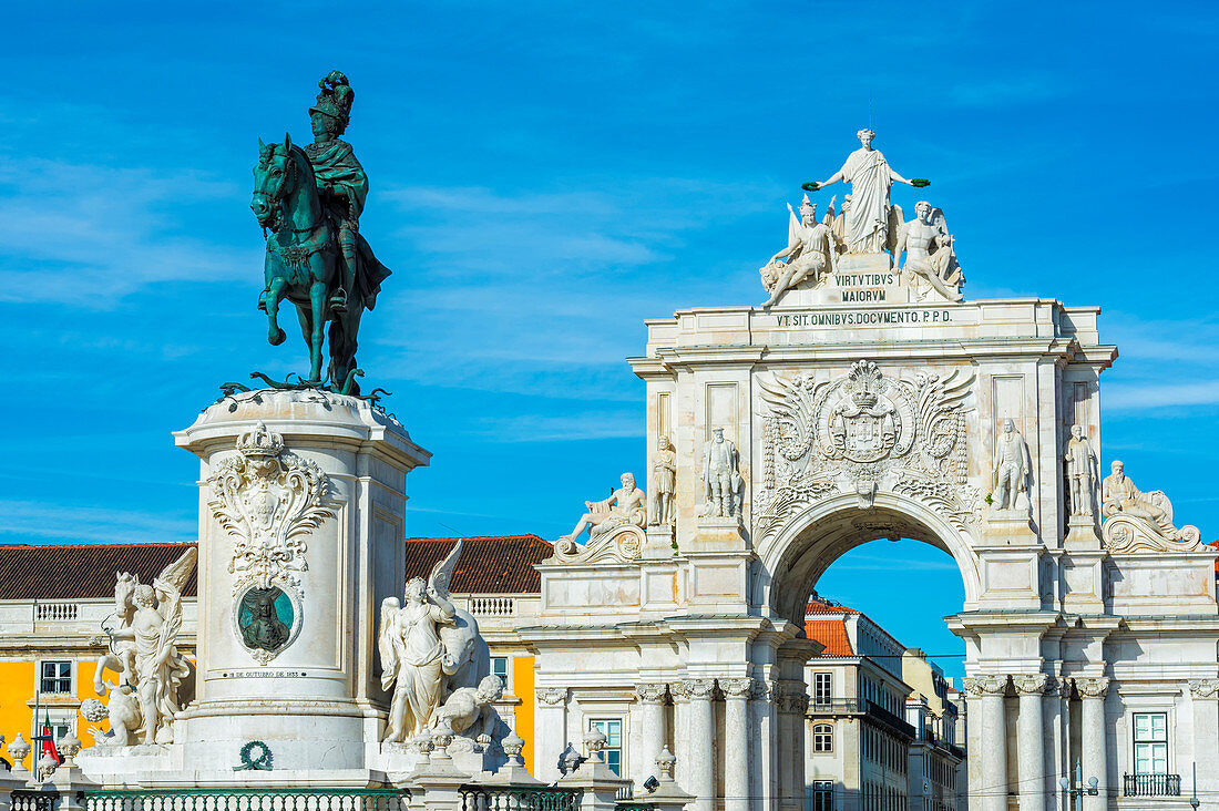 Praca do Comercio square, King Jose I Equestrian Statue and Augusta Street Triumph Arch, Lisbon, Portugal, Europe