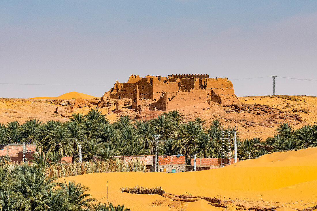 Old ksar, old town in the desert, near Timimoun, western Algeria, North Africa, Africa