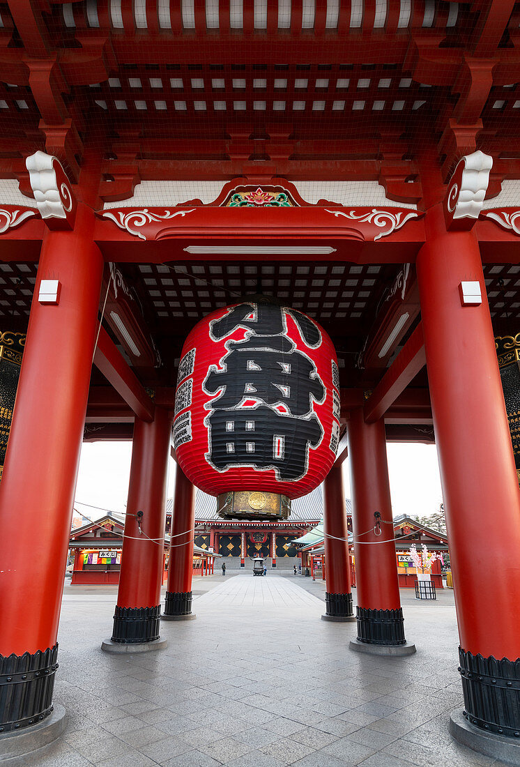 Sensoji-Tempel in der Kirschblütenzeit, Tokio, Japan, Asien