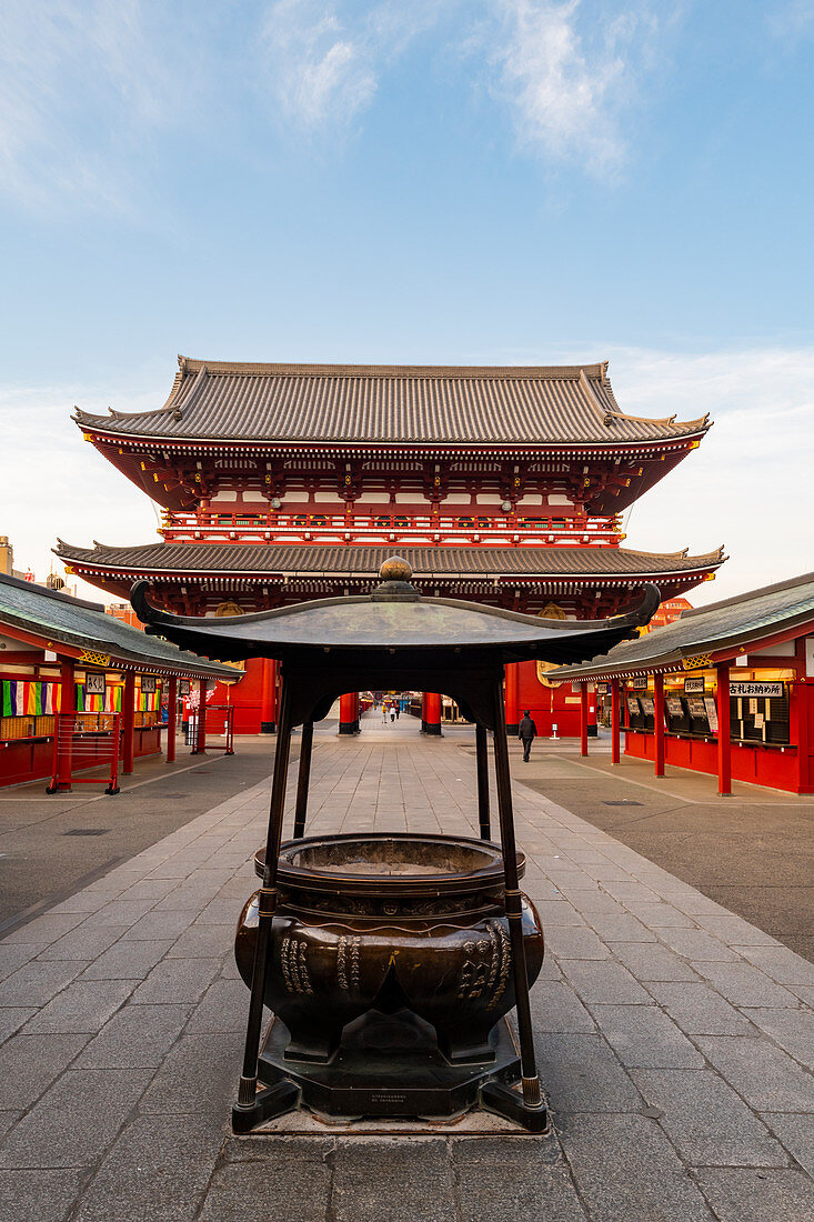 Sensoji Temple in Cherry blossom season, Tokyo, Japan, Asia