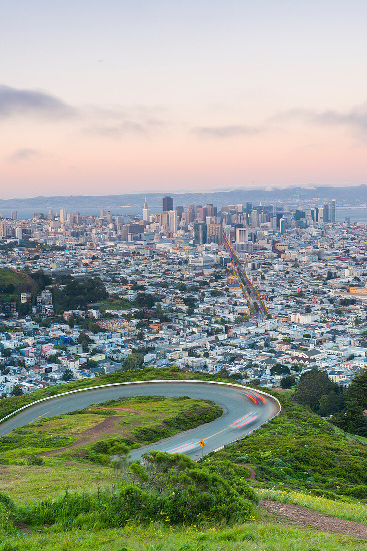 View of the city from Twin Peaks, San Francisco, California, United States of America, North America