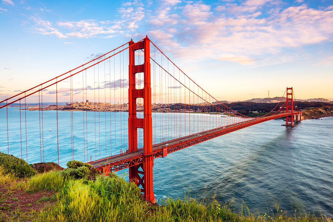 Golden Gate Bridge, San Francisco, California, United States of America, North America