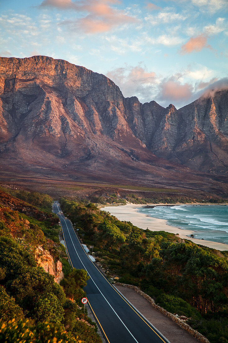 Kogel Bay bei Sonnenuntergang, Kapstadt, Südafrika, Afrika