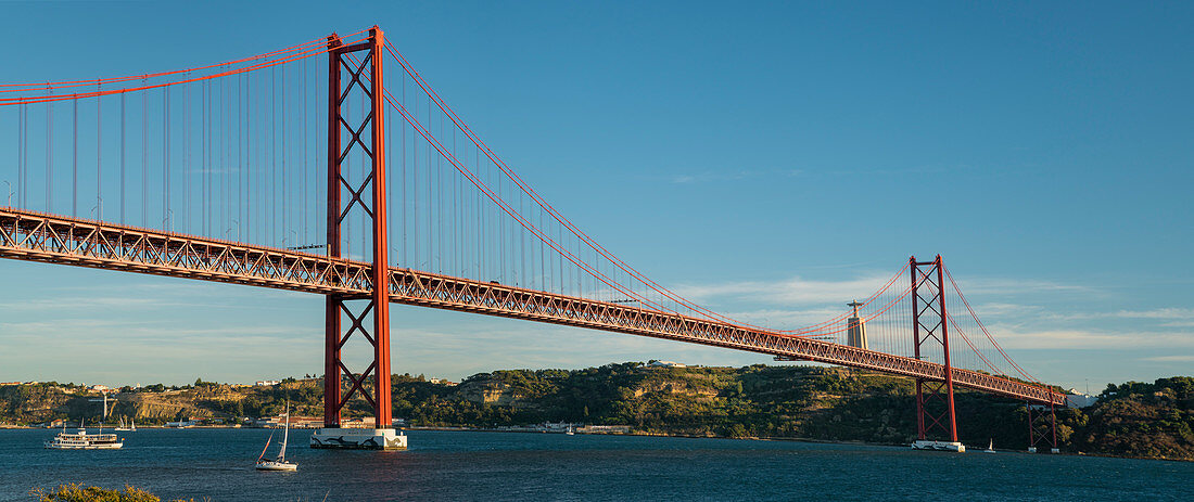 Ponte 25 de Abril, Tagus River, Lisbon, Portugal