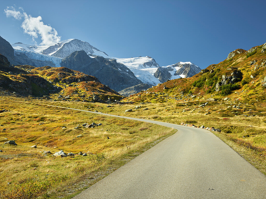 Road to the Steingletscher, Gwächtenhorn, Vordertierberg, Steinlimigletscher, Bern, Switzerland