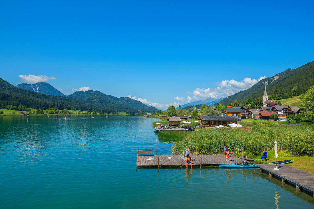 Weissensee mit Techendorf, Kärnten, Österreich