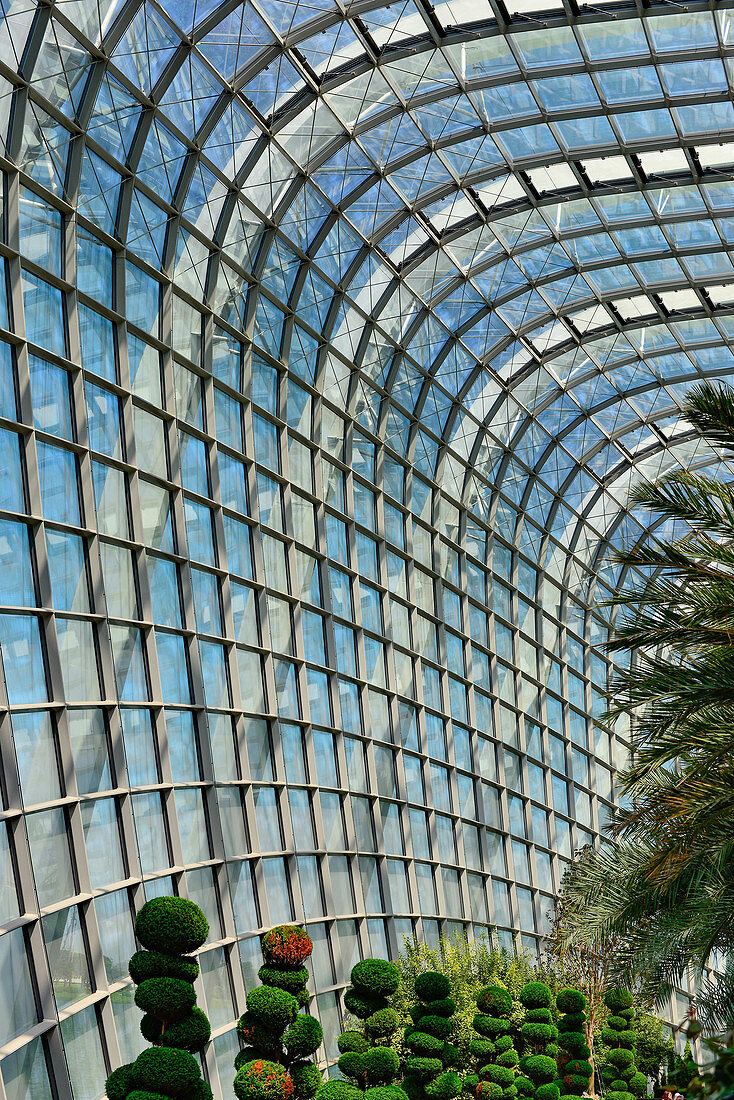Aufwendige Architektur der Halle des Gwächshauses, Gardens by the Bay, Singapore