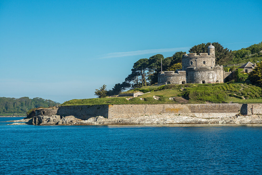 St. Mawes Castle, eine Artillerie-Festung, errichtet von König Heinrich VIII. In der Nähe von Falmouth, Cornwall, England, Großbritannien, Europa