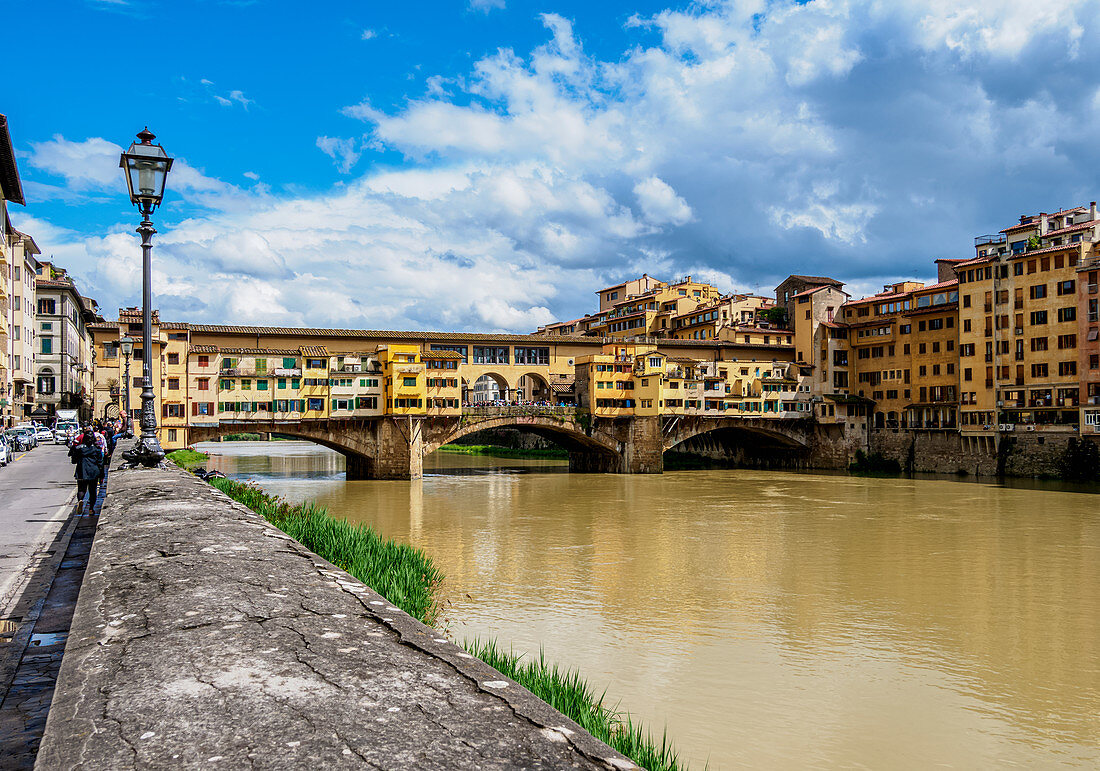 Ponte Vecchio über den Arno, Florenz, UNESCO-Weltkulturerbe, Toskana, Italien, Europa