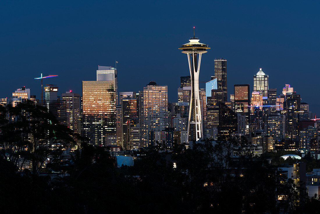 Skyline von Seattle bei Sonnenuntergang, Seattle, Washington State, Vereinigte Staaten von Amerika, Nordamerika