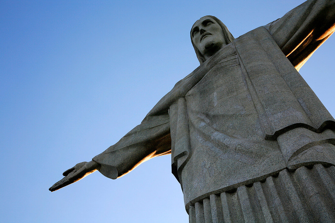 Die Statue von Christus dem Erlöser auf dem Corcovado-Berg, Rio de Janeiro, Brasilien, Südamerika