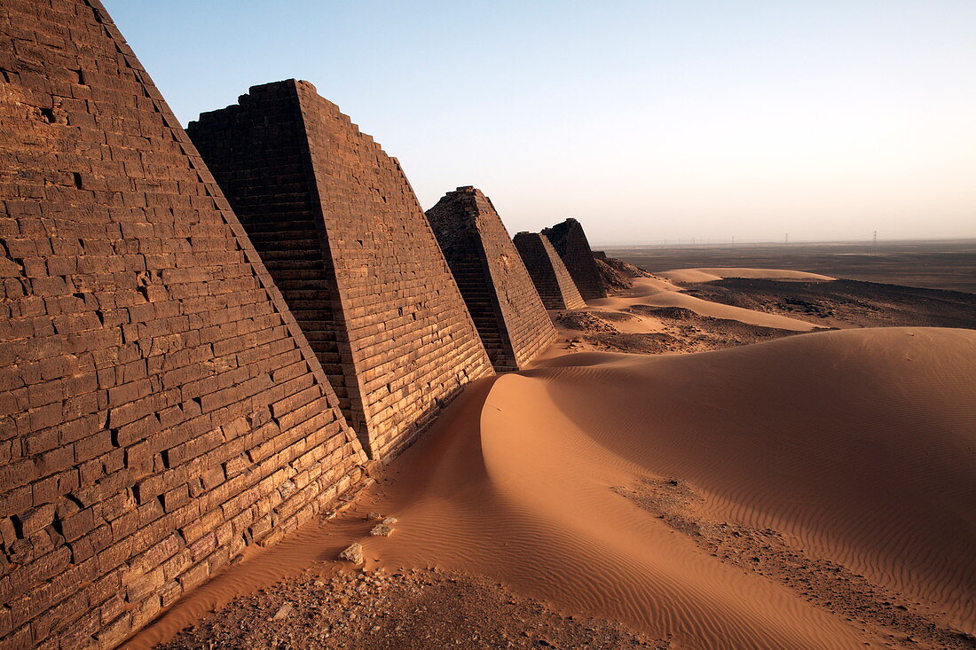 Die Pyramiden von Meroe, Sudans beliebtester Touristenattraktion, Bagrawiyah, Sudan, Afrika