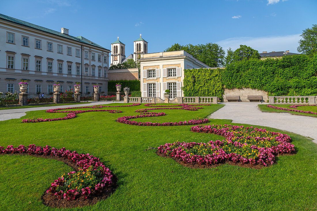 Blick vom Mirabellgarten auf die Pfarrkirche St. Andrä, UNESCO-Weltkulturerbe, Salzburg, Österreich, Europa
