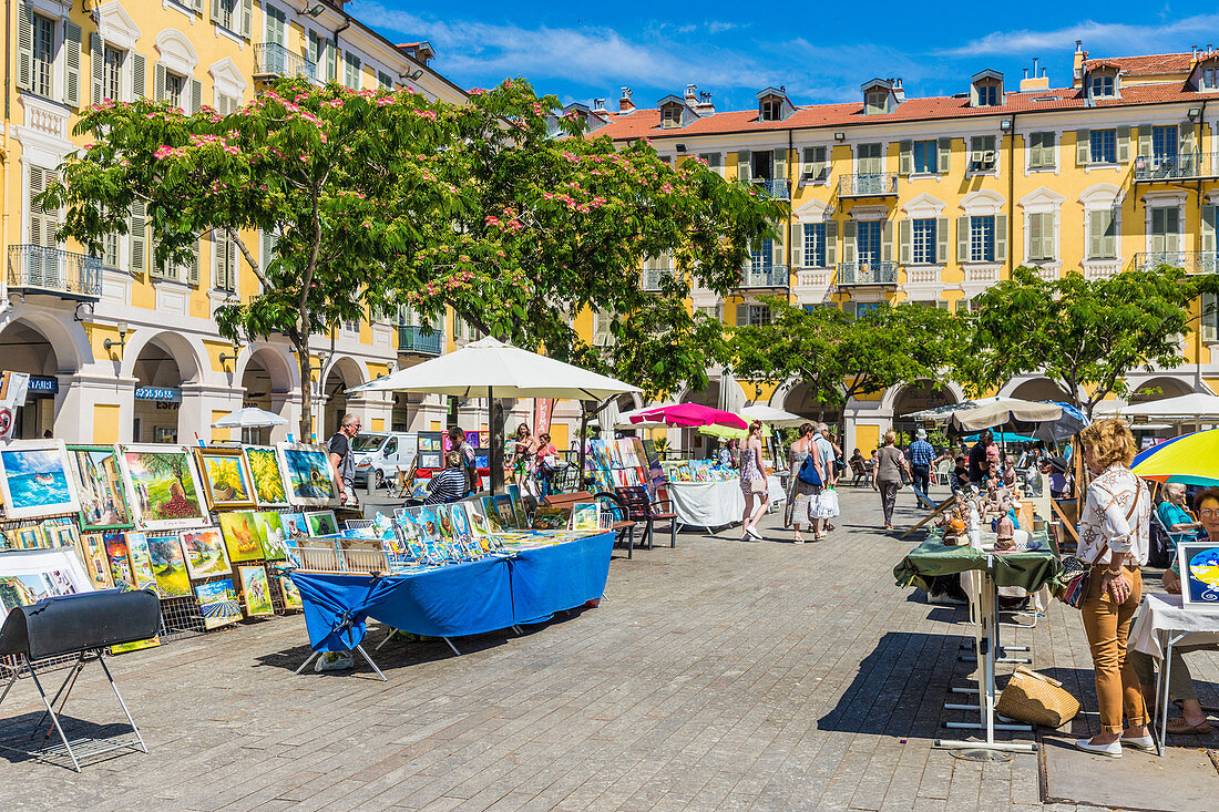 Marktstand auf dem Place Garibaldi in Nizza, Alpes Maritimes, Côte d'Azur, Französische Riviera, Provence, Frankreich, Mittelmeer, Europa