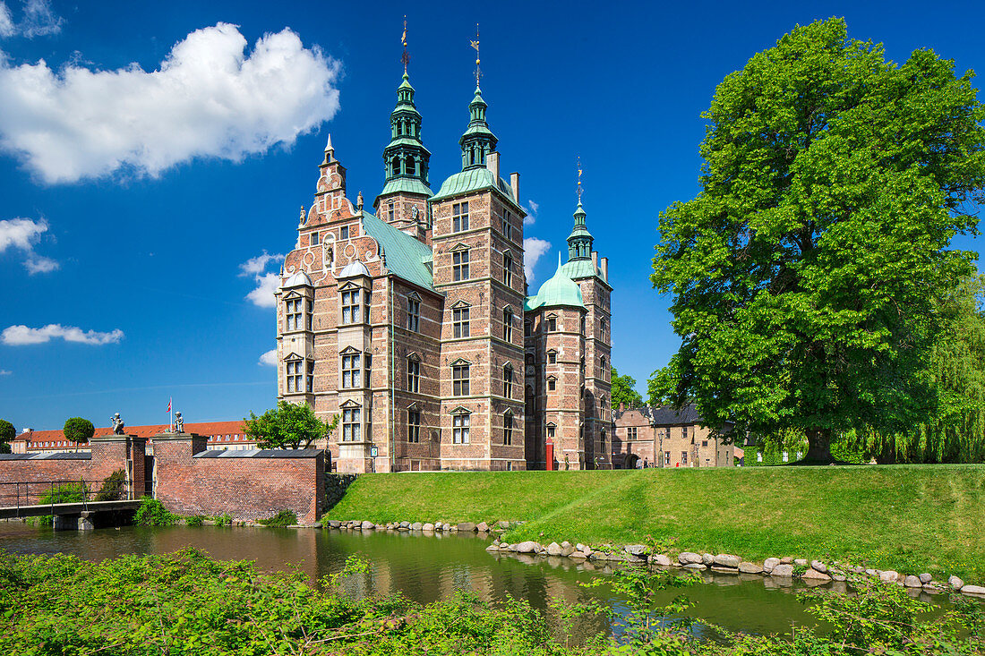 Rosenborg Castle, 17th century palace builded in a style of Dutch Renaissance, Royal Garden Rosenborg, Kongens Have, Copenhagen, Zealand, Denmark