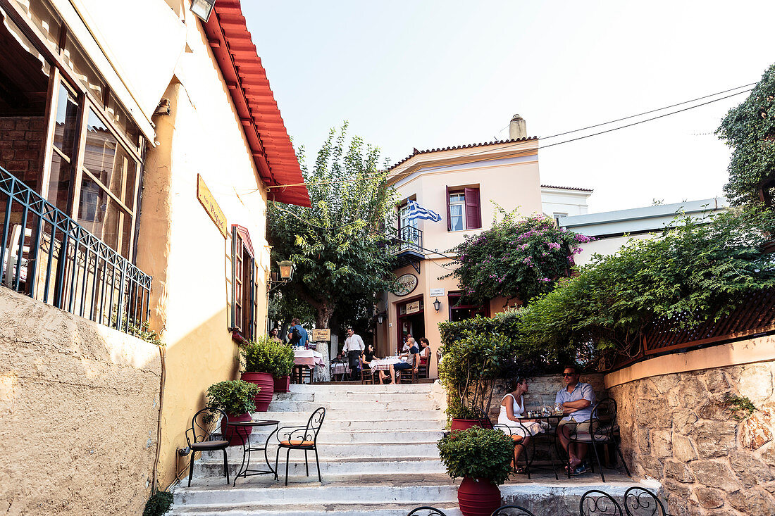 Straßenrestaurant in Athen, Griechenland