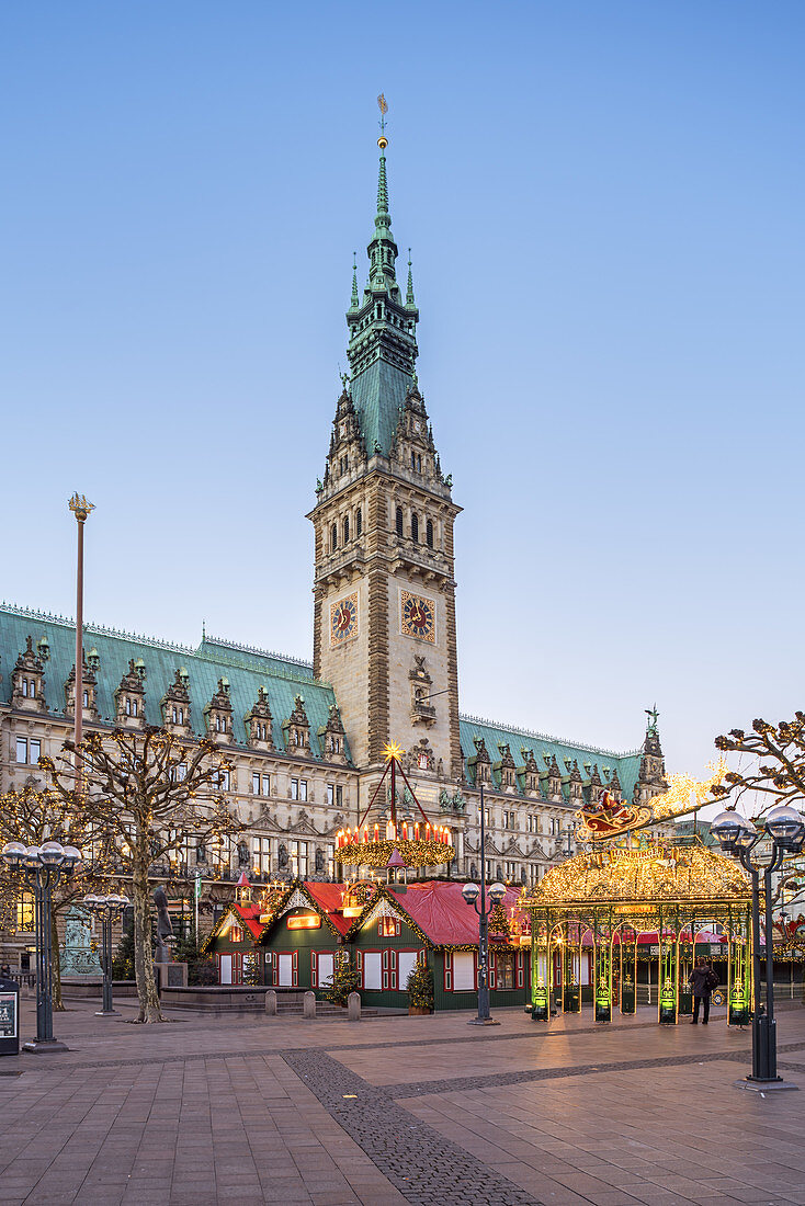 Christmas market in front of the Hamburg City Hall, Hanseatic City of Hamburg, Northern Germany, Germany, Europe