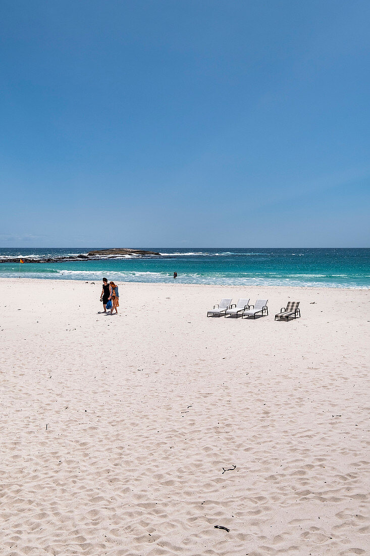 Camps Bay Beach in Kapstadt, Südafrika, Afrika