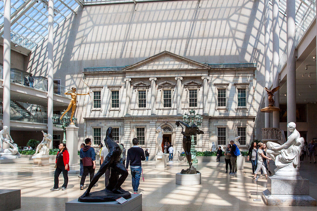 SCULPTURE IN THE CHARLES ENGELHARD COURT OF THE METROPOLITAN MUSEUM OF ART, UPPER EAST SIDE, MANHATTAN, NEW YORK CITY, NEW YORK, UNITED STATES, USA