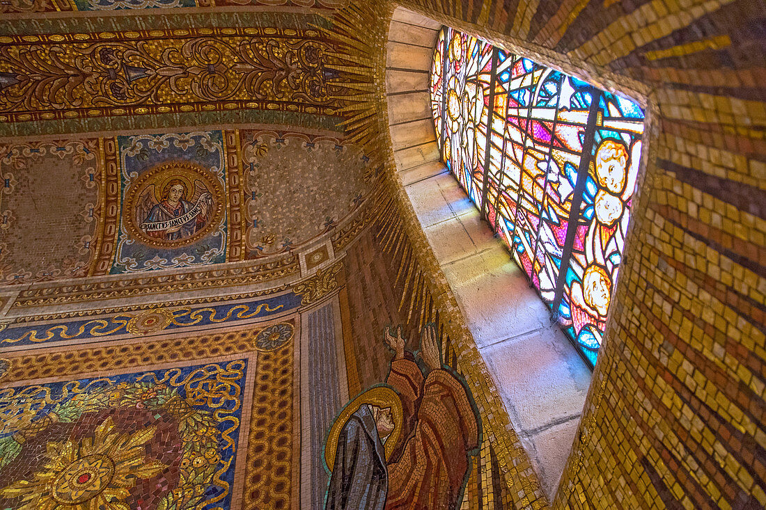 Mosaik der Brüder Maumejean, Jesuit-Kapelle von Claude De La Colombiere, Paray-Le-Monial, Frankreich