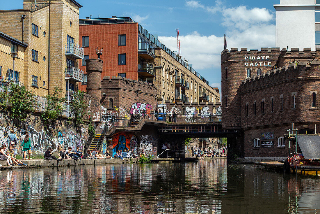 PIRATE CASTLE, BANKS OF REGENT'S CANAL, LONDON, GREAT BRITAIN, EUROPE