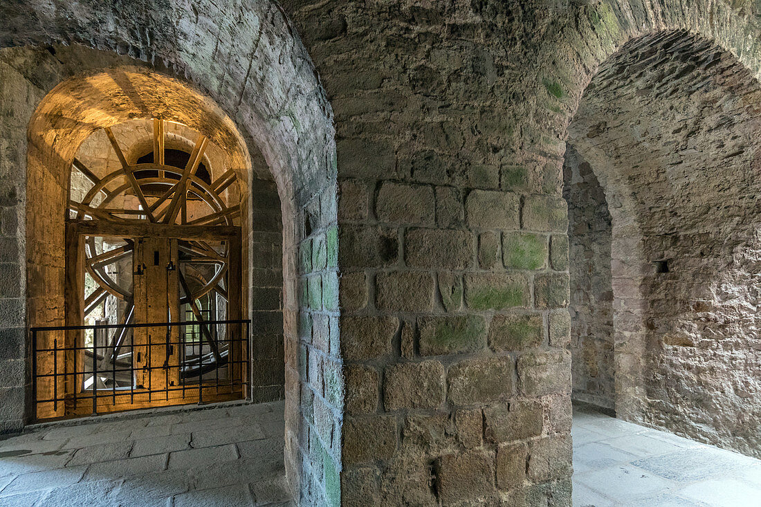 Ossarium aus dem 12. Jahrhundert, Abtei von Mont-Saint-Michel, Frankreich