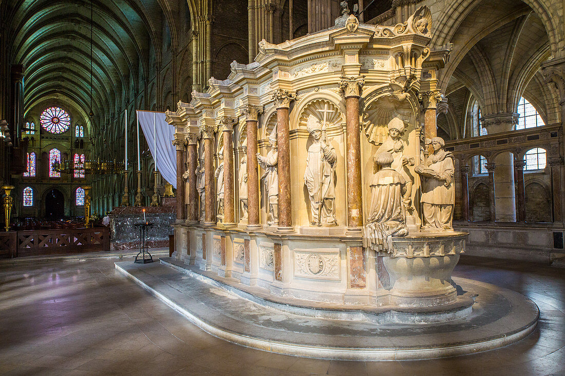 TOMB OF SAINT REMI, CHOIR IN THE SAINT REMI BASILICA, REIMS, MARNE, GRAND EST REGION, FRANCE